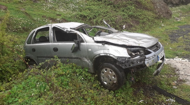 Samsun'da devrilen otomobildeki 1 kişi öldü, 1 kişi yaralandı