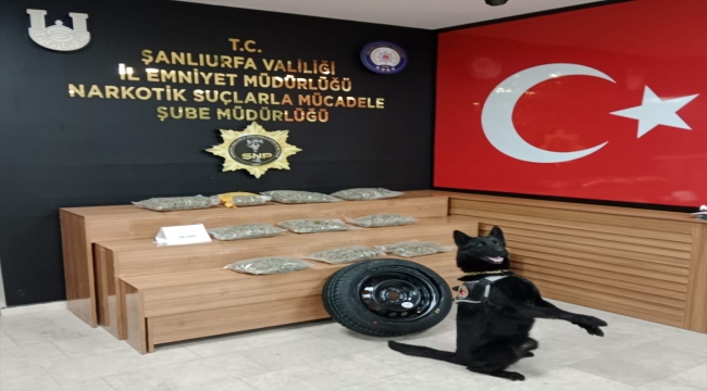 Şanlıurfa'da yedek lastiğe gizlenmiş 5 kilo 200 gram sentetik uyuşturucu bulundu