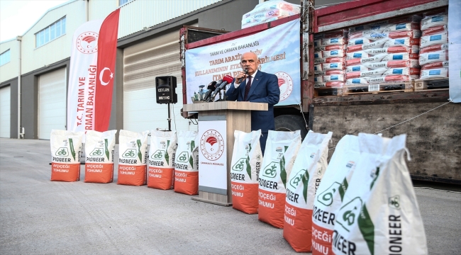 Tarım ve Orman Bakanı Kirişci, Çanakkale'de ayçiçeği tohumu dağıtımına katıldı