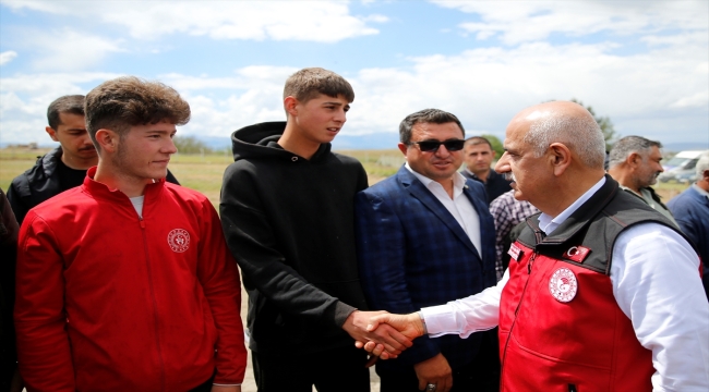 Tarım ve Orman Bakanı Kirişci, Kahramanmaraş'ta çiftçilerle bir araya geldi