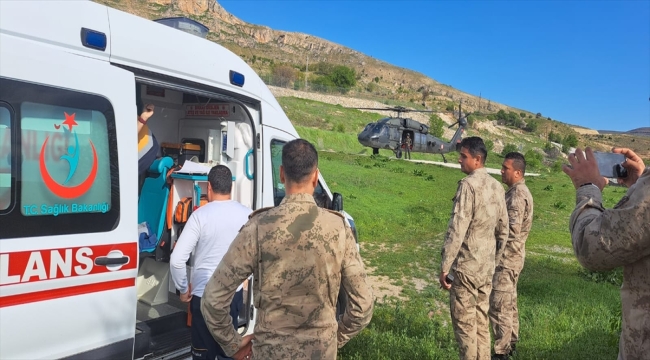 Tunceli'de kalp krizi geçiren kişi askeri helikopterle hastaneye ulaştırıldı