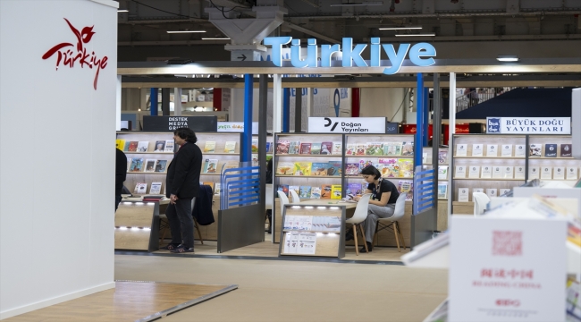 Türkiye'den 24 yayınevi Londra Kitap Fuarı'na katıldı