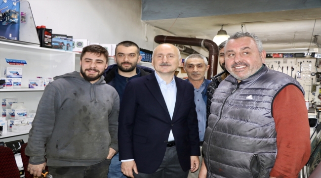 Ulaştırma ve Altyapı Bakanı Karaismailoğlu, Trabzon'da ziyaretlerde bulundu 