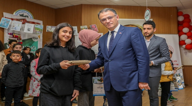 Van'da 65 bin kitap PTT kargo aracılığıyla öğrencilere ücretsiz ulaştırıldı