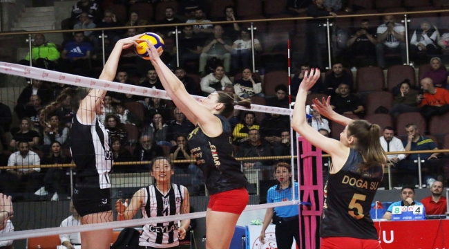 Voleybolda Kadınlar 1. Lig yarı final etabı, Bolu'da devam ediyor