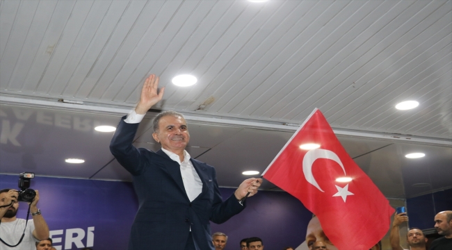 AK Parti Sözcüsü Ömer Çelik Adana'da ziyaretlerde bulundu