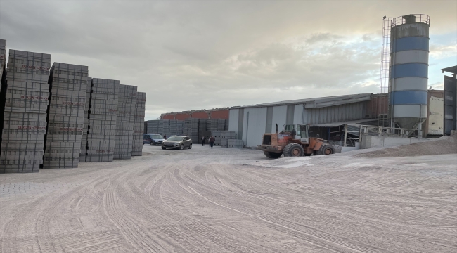 Aksaray'da briket fabrikasında makineye sıkışan kişi öldü