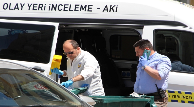 Alanya'da oğlunun öldürdüğü öne sürülen kadının cesedi gardıropta bulundu