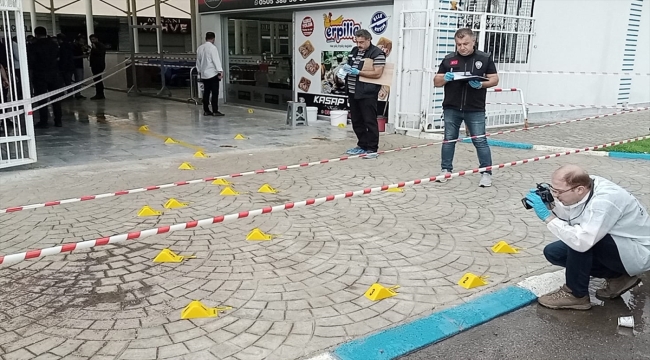 Antalya'da silahlı saldırıda iki kişi yaralandı