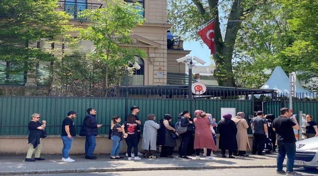 Avusturya'da Türkiye'deki Cumhurbaşkanı Seçimi için oy verme süreci yoğun katılımla sürüyor