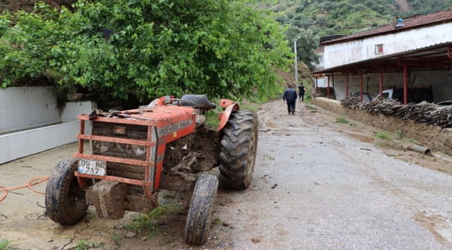 Aydın'da sağanak hayatı olumsuz etkiledi