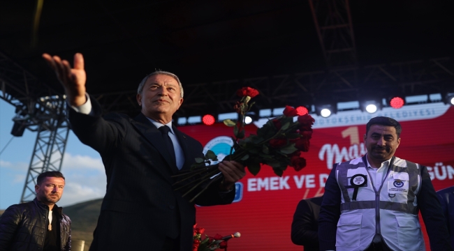 Bakan Akar, "1 Mayıs Emek ve Dayanışma Günü" etkinliğinde konuştu