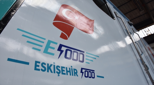 Bakan Dönmez, yerli elektrikli ana hat lokomotifi "Eskişehir-5000"in isim tescil töreninde konuştu