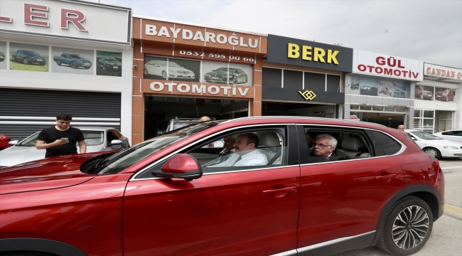 Bakan Varank, Togg'u Bursa'da oto galericilerine götürdü: