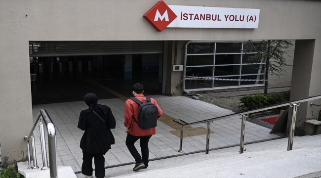  Başkentte aşırı yağış nedeniyle su basan metro istasyonları kullanıma açıldı