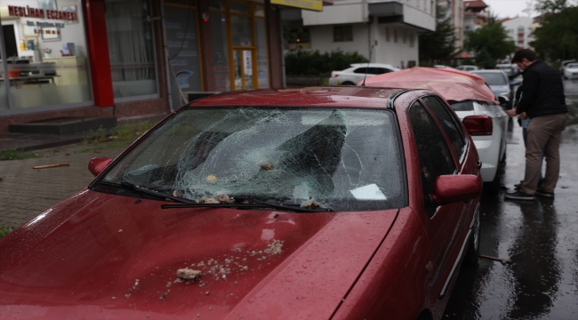 Başkentte fırtınada savrulan çatı parçası yoldan geçen kadını yaraladı