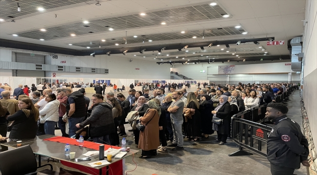 Belçika'da Cumhurbaşkanı Seçimi için oy verme süreci yoğun katılımla sürüyor