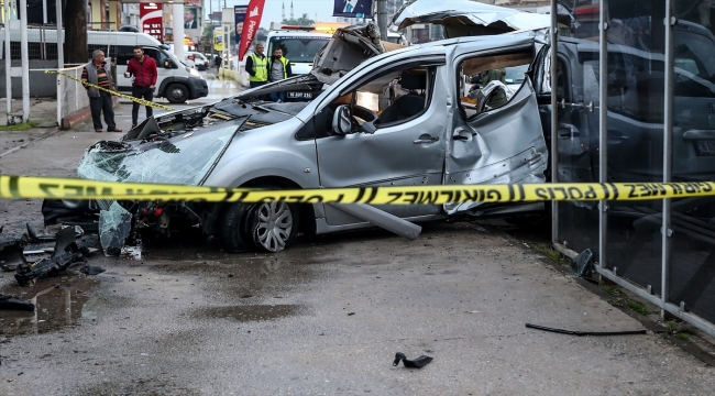 Bursa'da trafik kazasında 2 kişi öldü, 1 kişi yaralandı