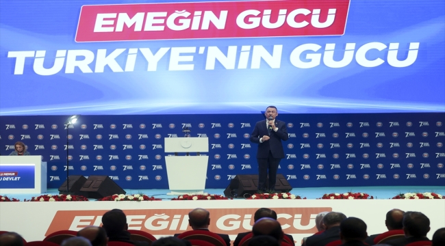 Cumhurbaşkanı Yardımcısı Oktay, Memur-Sen Genel Kurulunda konuştu