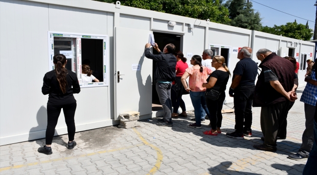 Depremden etkilenen Hatay, Osmaniye ve Adana'da da vatandaşlar sandık başında