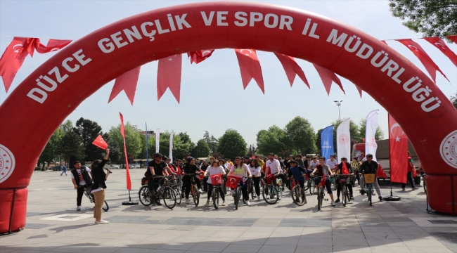 Düzce'de 19 Mayıs kapsamında yürüyüş ve bisiklet turu düzenlendi