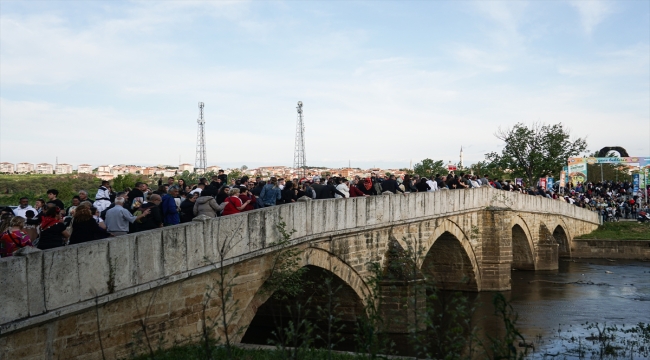 Edirne'de geleneksel "Kakava ateşi" yakıldı