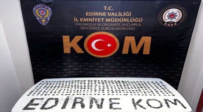 Edirne'de otomobilde 940 sikke ele geçirildi