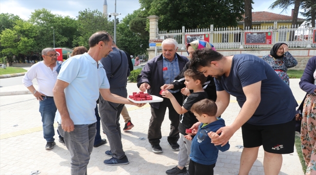 Edirne'de Türk Mutfağı Haftası kapsamında bademli kurabiye ikram edildi