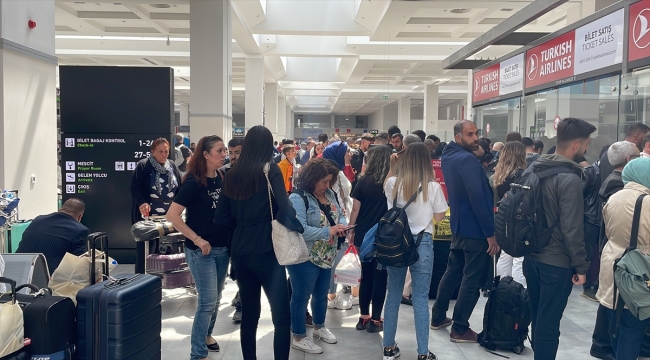 Gaziantep'te hava sahasında "şüpheli cisim" bulunduğu iddiasıyla 12 saat seferler yapılamadı