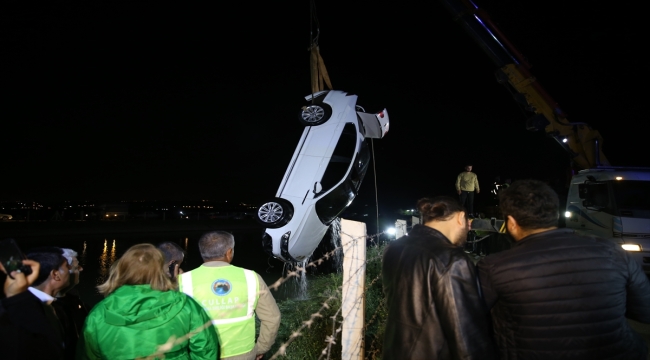 Şanlıurfa'da sulama kanalına düşen otomobildekiler için kurtarma çalışması başlatıldı