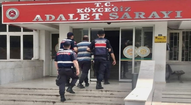 Muğla'da bir kadın evinin balkonunda av tüfeğiyle öldürüldü