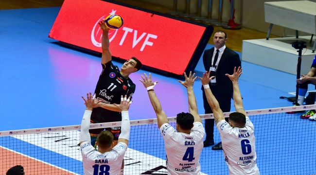 Halkbank, milli voleybolcusu Yiğit Gülmezoğlu ile yollarını ayırdı 