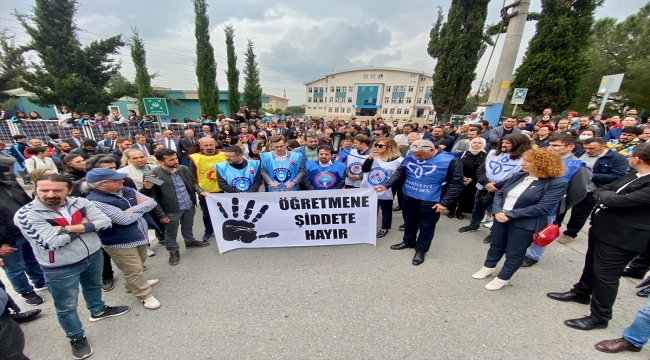 Kocaeli'deki eğitim sendikaları, okul müdürünün darbedilmesine tepki gösterdi