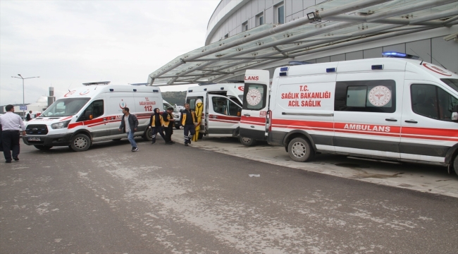 Konya'da tarım işçilerini taşıyan minibüsle kamyonet çarpıştı, 2 kişi öldü, 3 kişi yaralandı