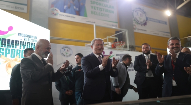 Milli Savunma Bakanı Akar, Kayseri'de Başarılı Sporculara Ödül Töreni'ne katıldı 