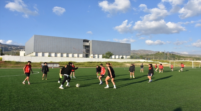 Şırnak Belediyesi Nuhspor Kadın Futbol Takımı, Süper Lig hedefine odaklandı