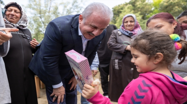 TBMM Başkanı Şentop, belediyenin konaklama kararına son verdiği depremzedeleri ziyaret etti