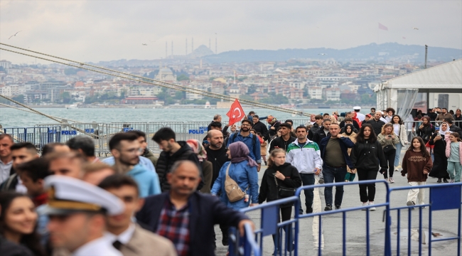 TCG Anadolu gemisine 19 Mayıs ilgisi 