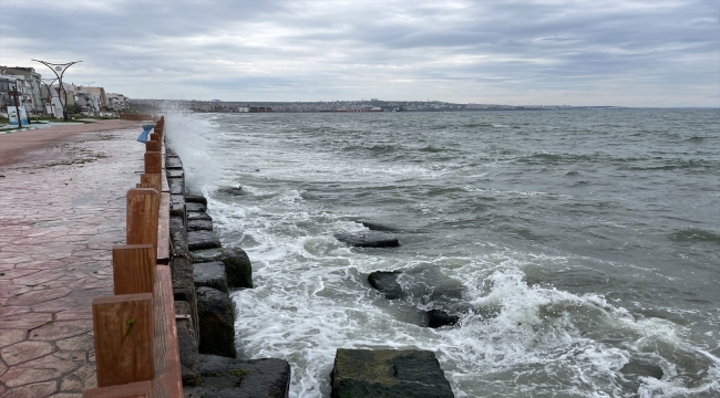 Tekirdağ'da poyraz deniz ulaşımını olumsuz etkiliyor