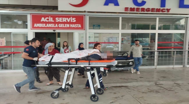 Adana'da iki motosikletin çarpıştığı kazada 3 kişi yaralandı