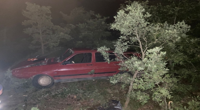 Amasya'da şarampole devrilen otomobildeki 1 kişi öldü, 2 kişi yaralandı