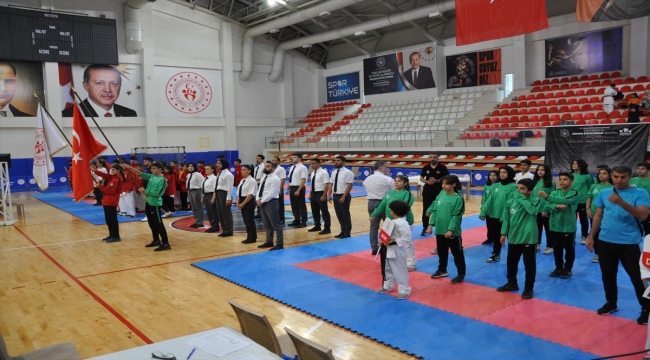 Anadolu Yıldızlar Ligi'nde karate grup müsabakaları Batman'da başladı