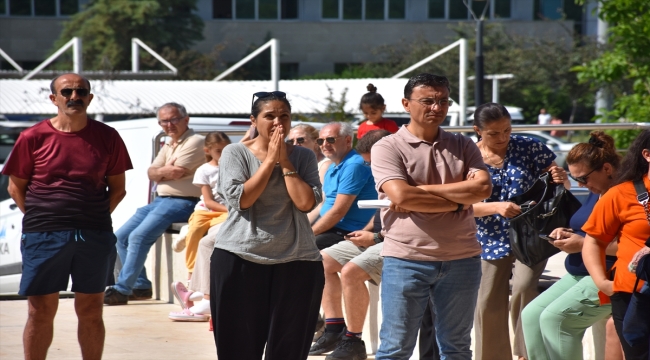 Antalya ve çevre illerde öğrenciler YKS'de ter döktü