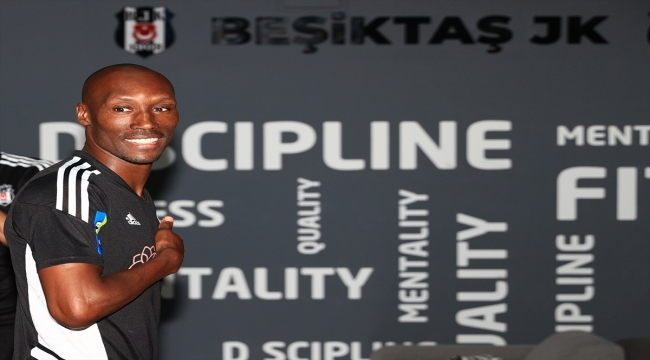 Beşiktaş'ta Atiba Hutchinson dönemi sona eriyor