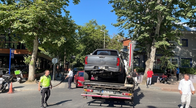 Beşiktaş'ta otomobilin çarptığı yaya yaralandı