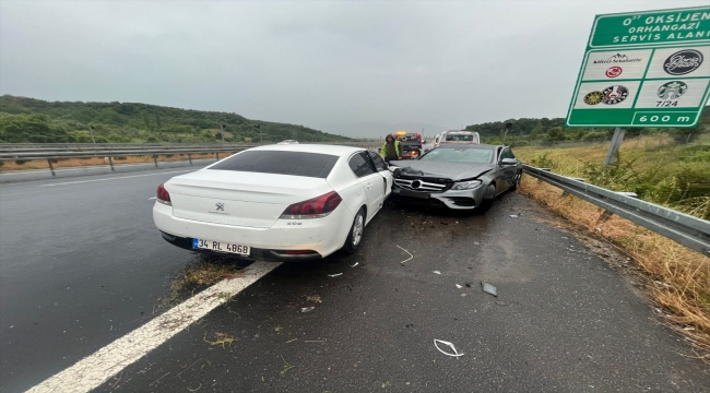 Bursa'da trafik kazasında 4 kişi yaralandı