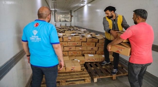 Diyarbakır'da TDV aracılığıyla kesilen kurbanlıkların etleri deprem bölgelerine gönderiliyor