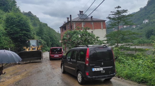 Giresun'da sağanak nedeniyle kapanan Yağlıdere-Alucra kara yolu ulaşıma açıldı