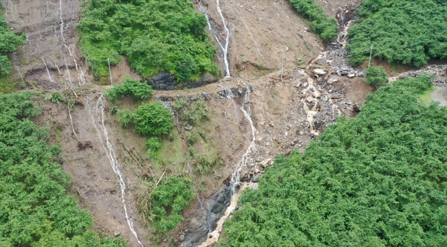 Giresun'da sağanak su baskınlarına neden oldu