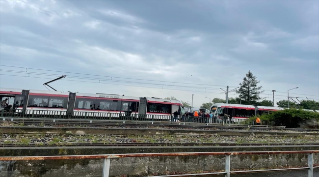 Samsun'da tramvayların çarpışması sonucu 14 kişi yaralandı